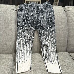 LIKE NEW CONDITION - Calvin Klein Performance Leggings